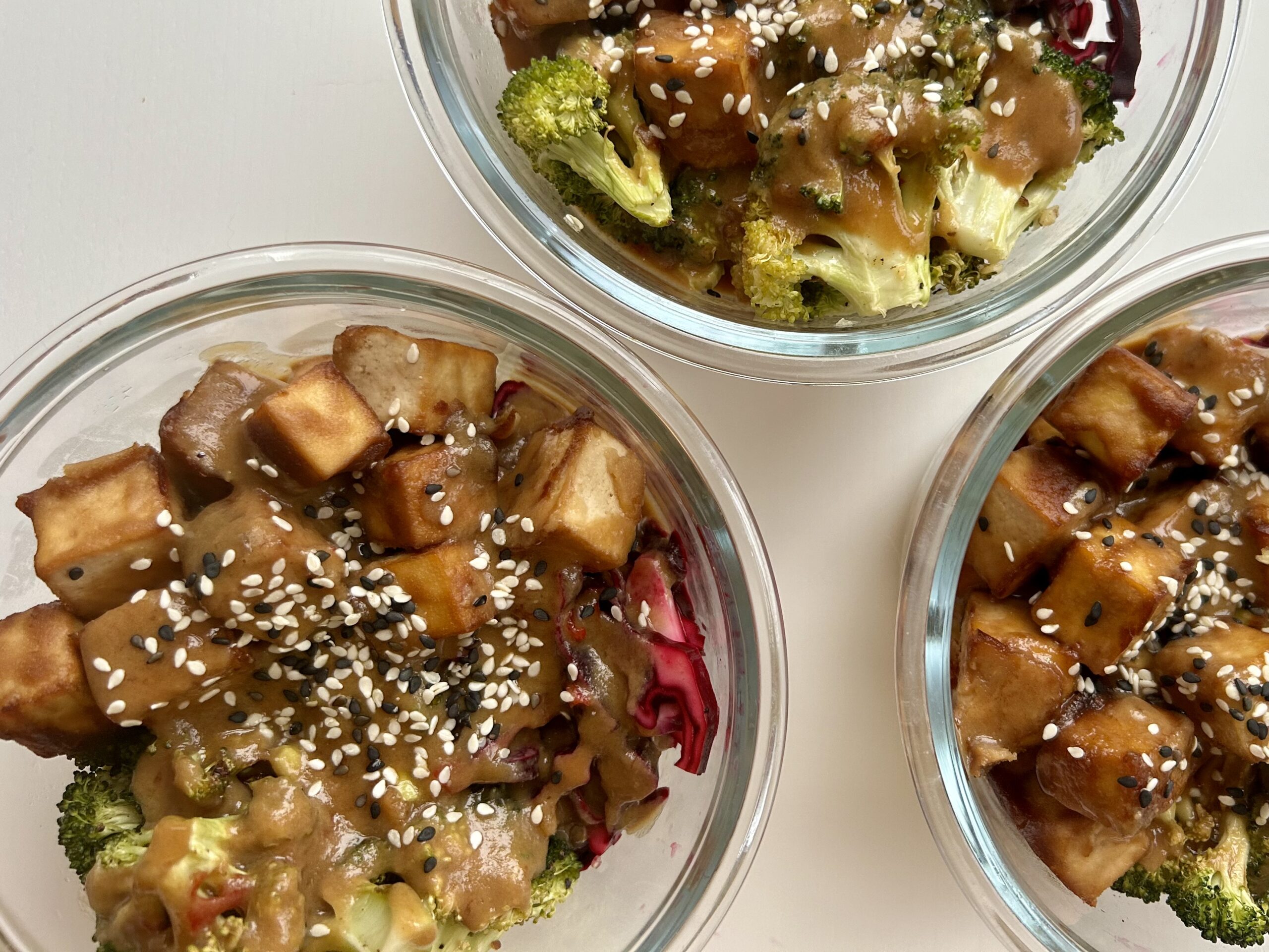 Sesame Tofu Quinoa Bowl - Minaelle's Kitchen